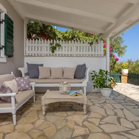 Kostas Case de vacanță Agios Nikolaos (Zakynthos)